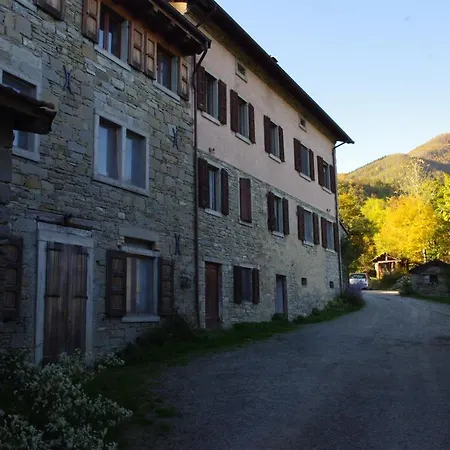 Fattoria La Guedrara Bed & Breakfast *